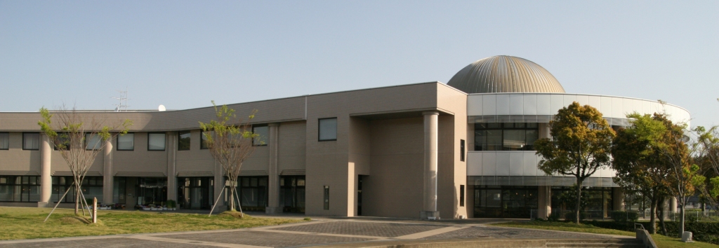 宮崎市立図書館外観