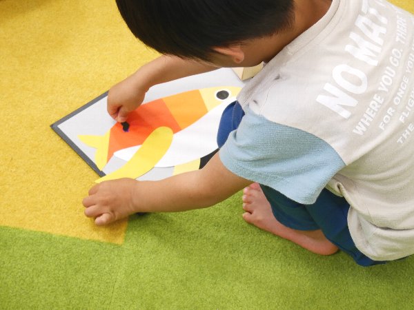 カラフルくじら作成の様子（しましまのくじら）