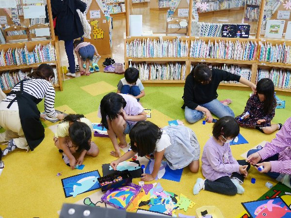カラフルくじら作成の様子（全体）